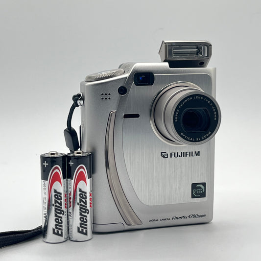 FujiFilm FinePix 4700 Zoom Silver Y2K Digital Camera