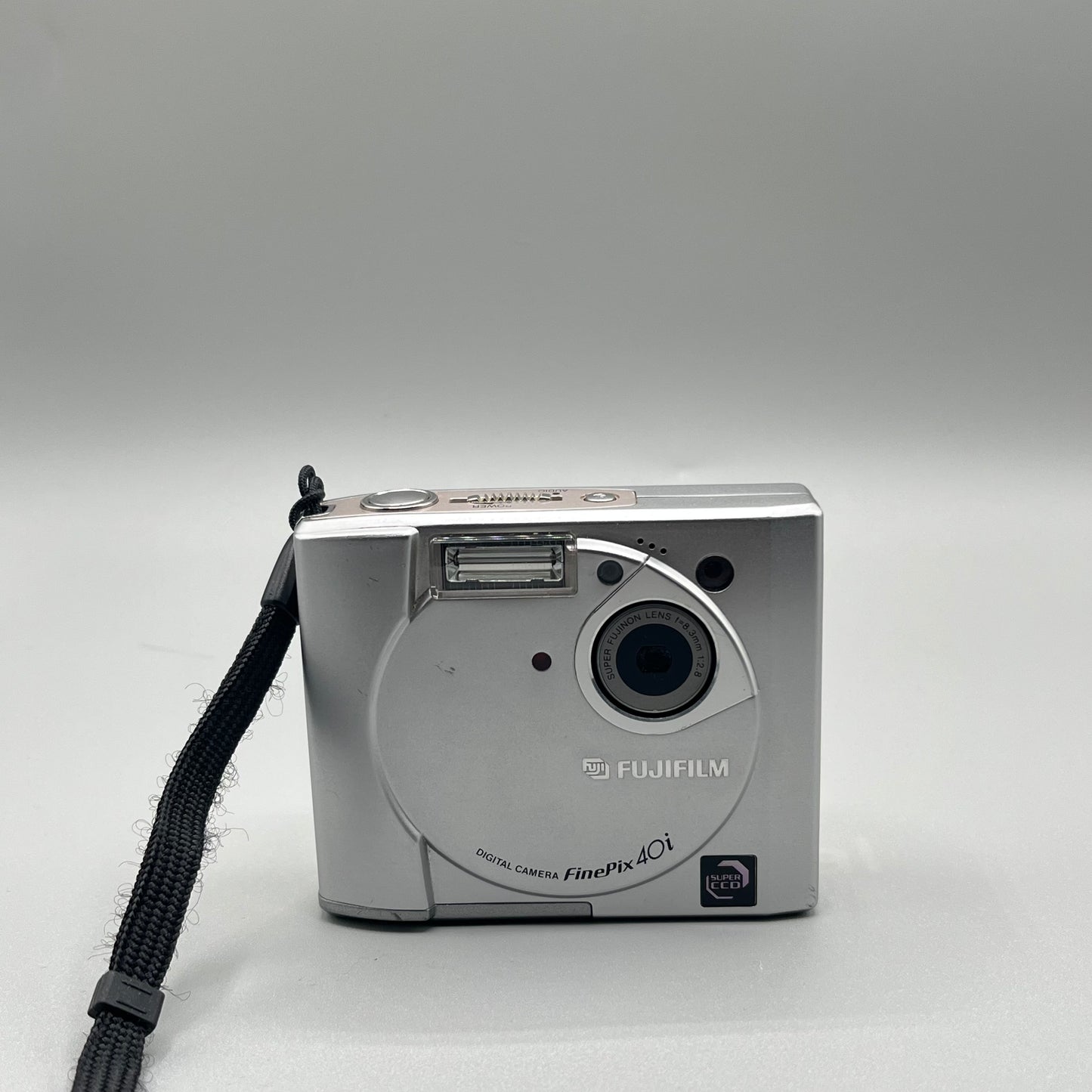 FujiFilm FinePix 40i Compact Silver Digital Camera