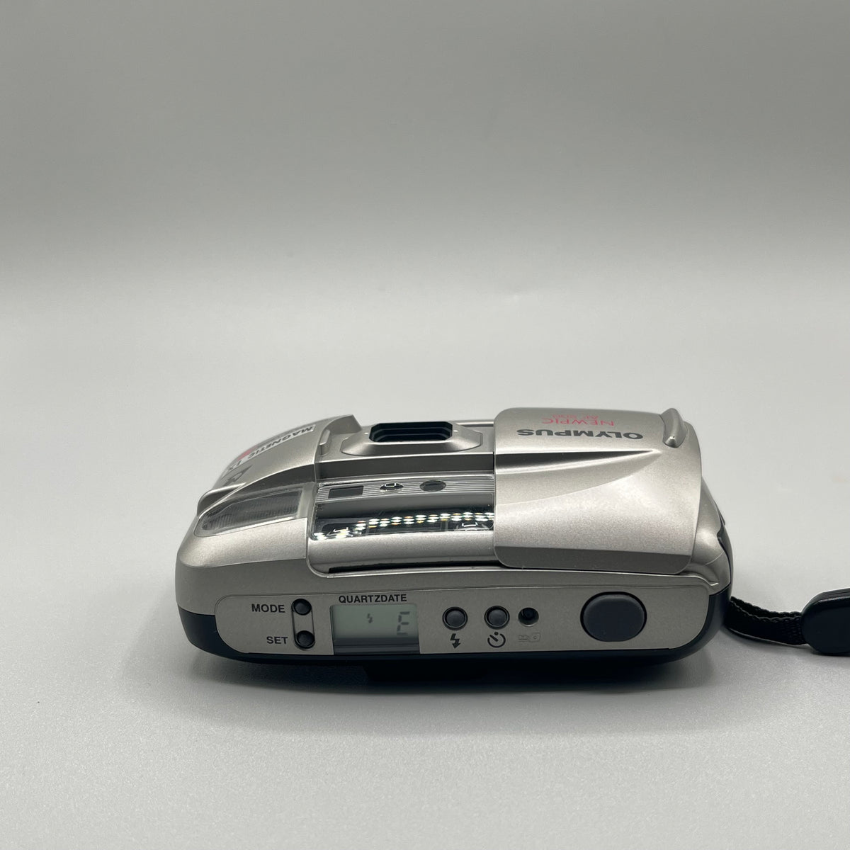 Olympus NewPic AF 200 AF Silver Film Camera